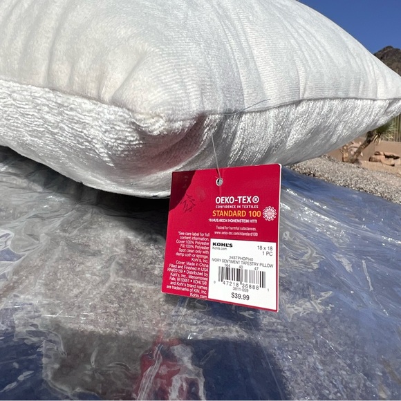 ⬇️St. Nicholas Square NWT Throw Pillow 18inX18in Ivory Sentiment Tapestry Kohls - Picture 2 of 11